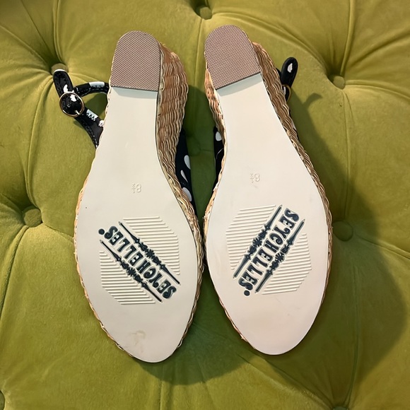 Seychelles Brand New, Never Worn, Polka Dot  Peep Toe Wedges - Picture 3 of 4